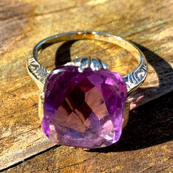 14K Vintage White Gold and Amethyst Ring - Picture 5 of 10